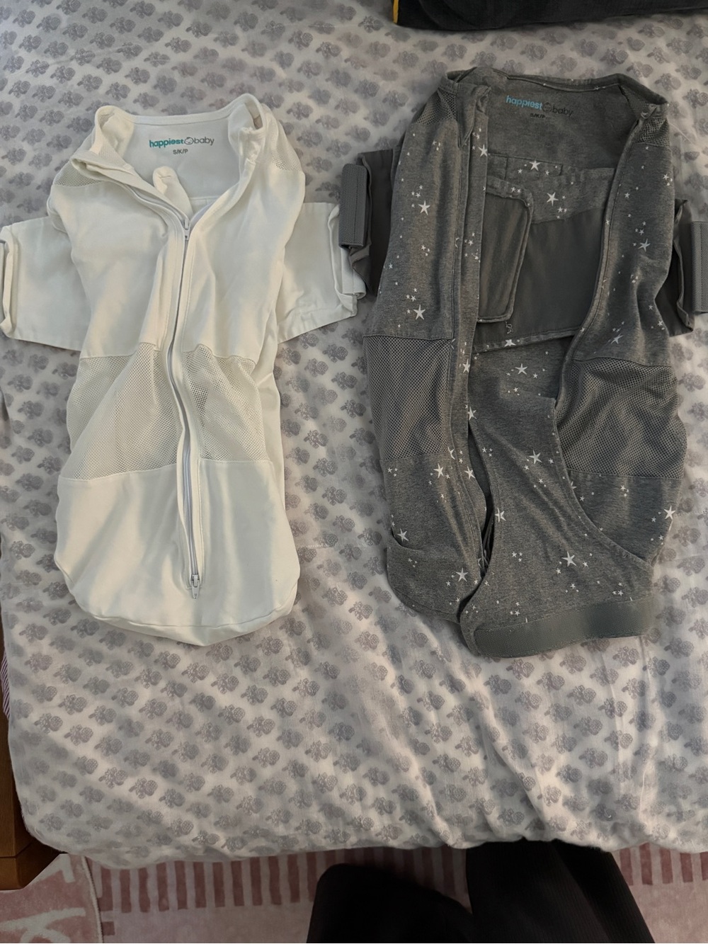 happiest baby Kids One-Piece Sleep Sack - White and Gray
